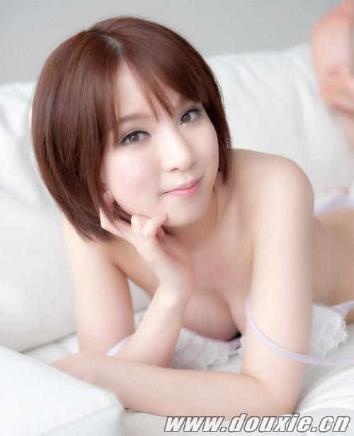 Ʒ