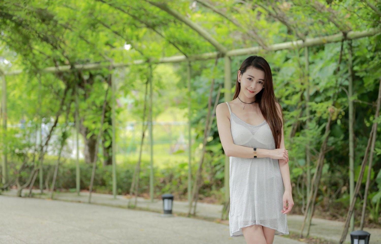 ��Ů�˸�ţ��ZOZOѸ������