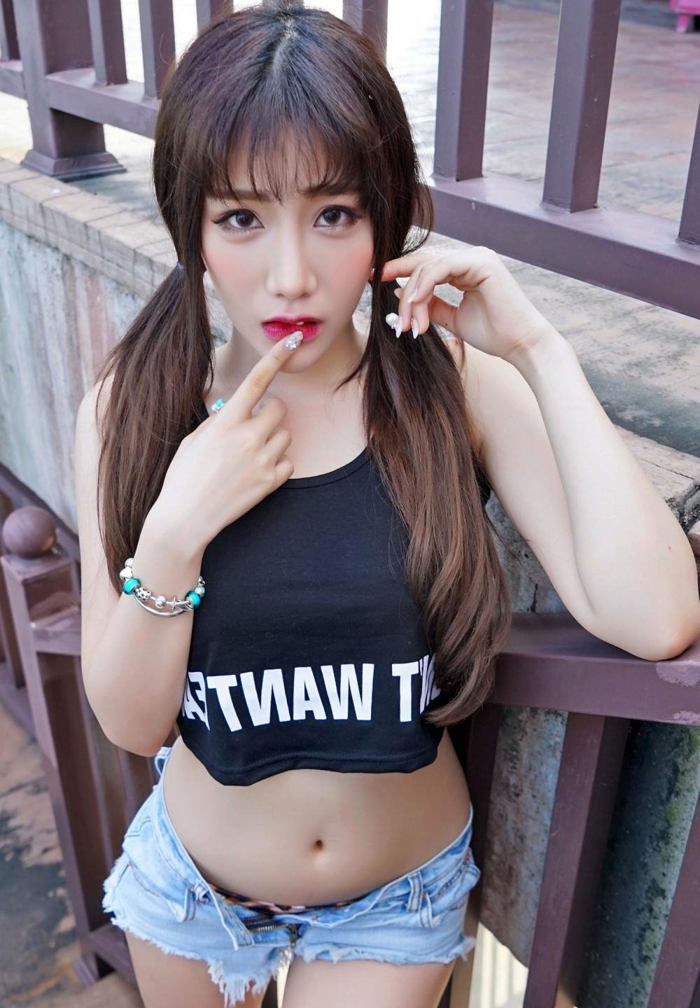 女子洗浴赤裸泡澡在线观看迅雷下载