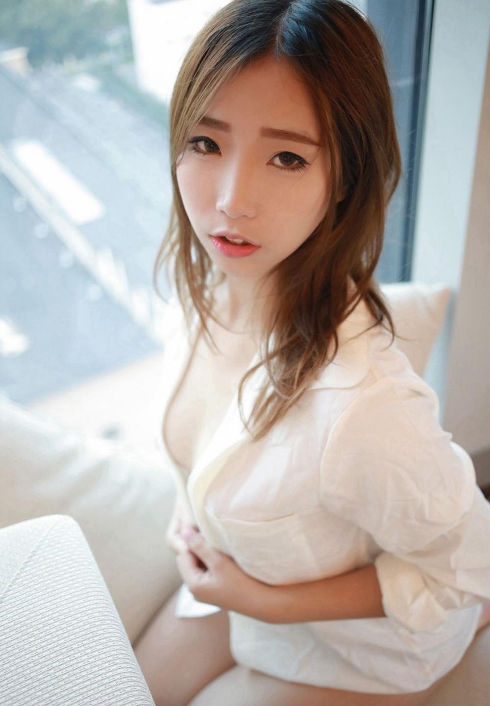 �Ѹ���ǰ��ɾ��Ѹ������