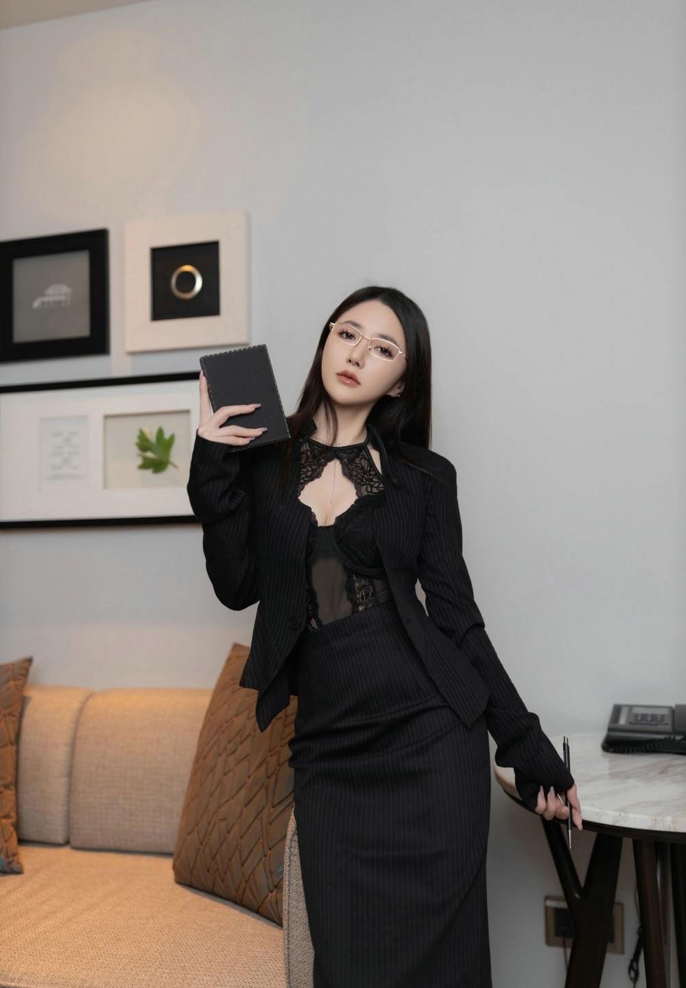 �崿��Ů����