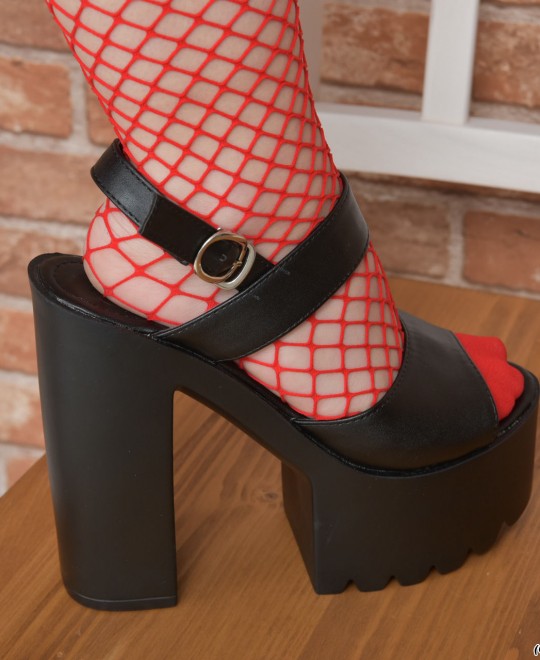 ���ҹ��18�����Bվ����Ѹ������