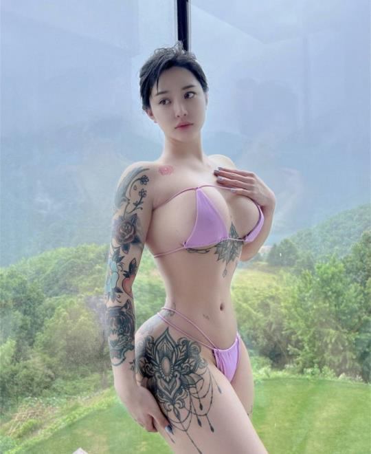 去鬼屋玩被工作人员玩迅雷下载
